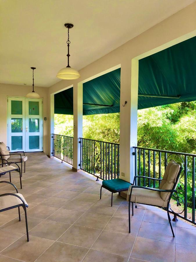Tio Pepe'S Guest House Aibonito Exterior photo